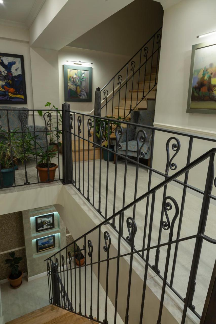 Omart Hotel - Gallery 트빌리시 외부 사진